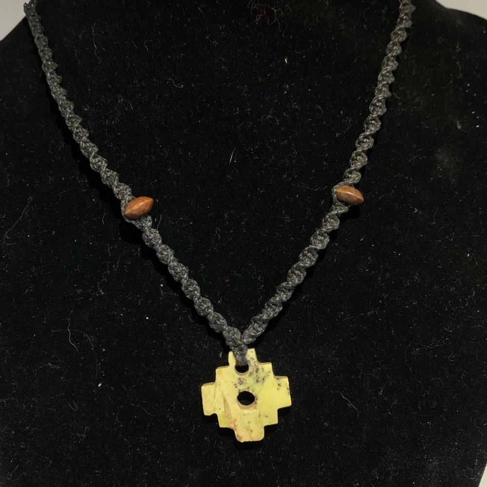 Free shipping-Natural Serpentine stone Chakana pendant necklace